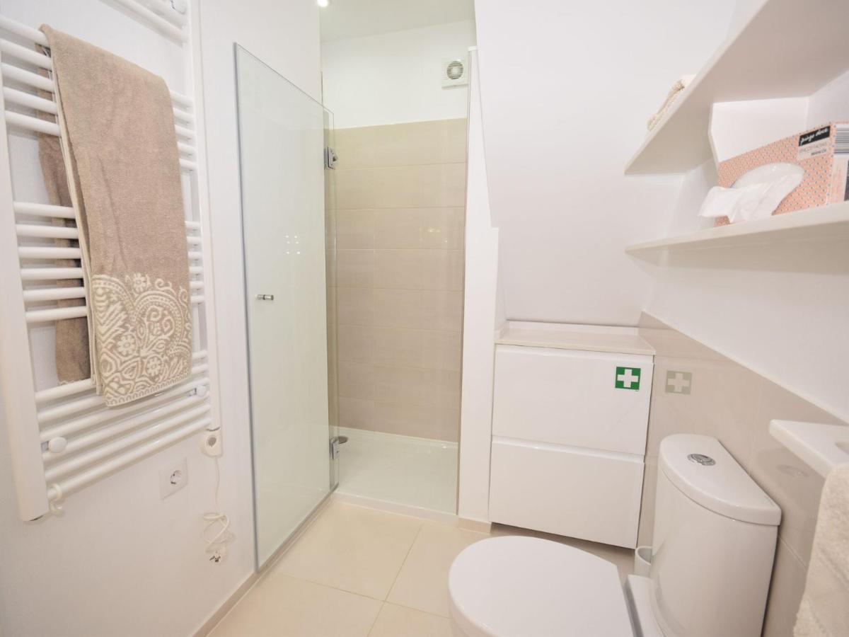 Modern Holiday Home In Olh O With Terrace 오양 외부 사진